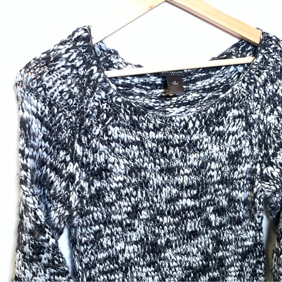 Ann Taylor Black White Knit Wool Sweater Size Medium - Picture 2 of 16